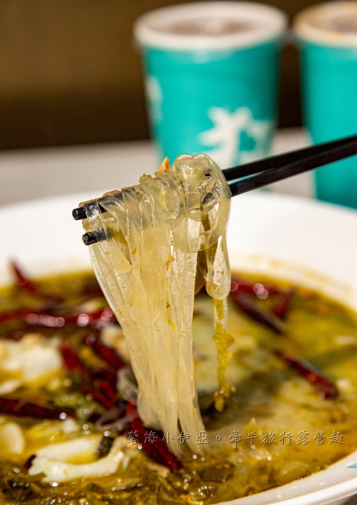 【狂一鍋酸菜魚-台北西門店】爆紅的年輕時尚酸菜魚。品狂一鍋美學一生，肉多多、明水然樂兩大新創姊妹品牌，2025樂多多集團最新力作！