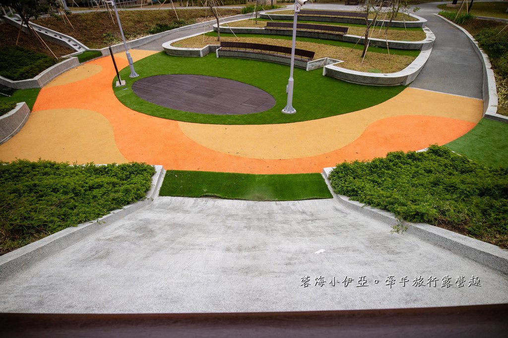 桃園【平鎮運動公園遊戲場】全新啟用！適合愛挑戰的孩子，擺盪遊戲、攀岩場等八項設施，滿足各種年齡層