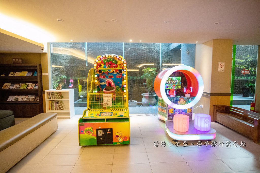 【樂億皇家渡假酒店】嘉義親子住宿推薦，室內賽車場、兒童遊戲室、Switch、戶外泳池、私人停車場（寵物友善住宿）