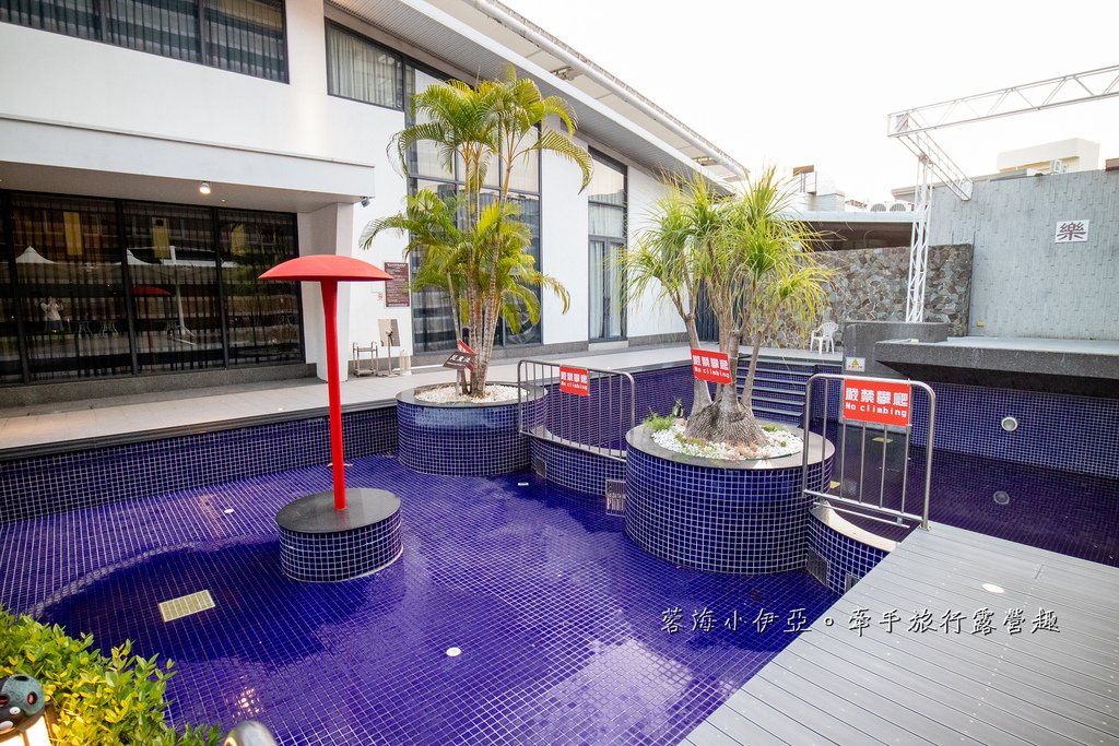 【樂億皇家渡假酒店】嘉義親子住宿推薦，室內賽車場、兒童遊戲室、Switch、戶外泳池、私人停車場（寵物友善住宿）
