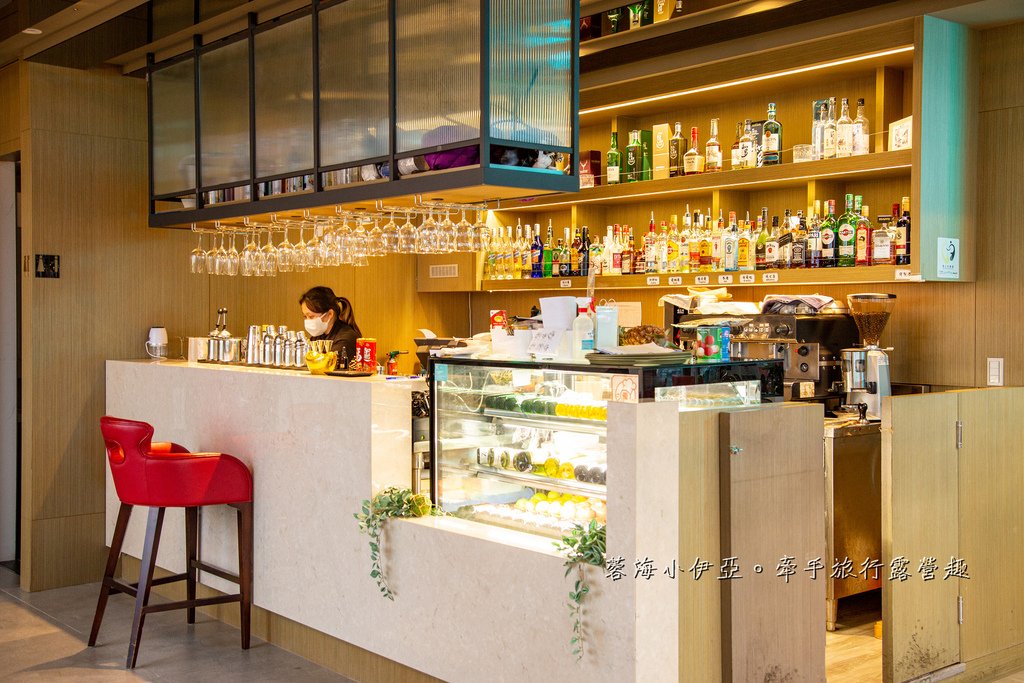 宜蘭頭城住宿【蘭陽烏石港海景酒店】龜山島海景飯店，星空看海吧、烤鴨大餐、早餐多到不知道吃什麼