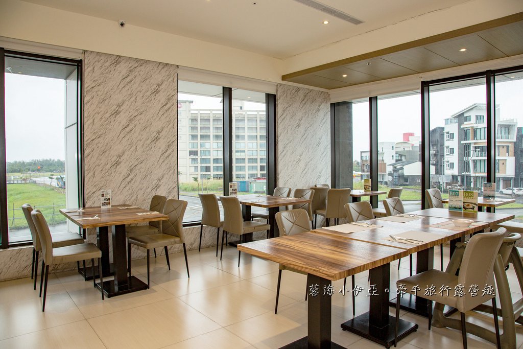 宜蘭頭城住宿【蘭陽烏石港海景酒店】龜山島海景飯店，星空看海吧、烤鴨大餐、早餐多到不知道吃什麼