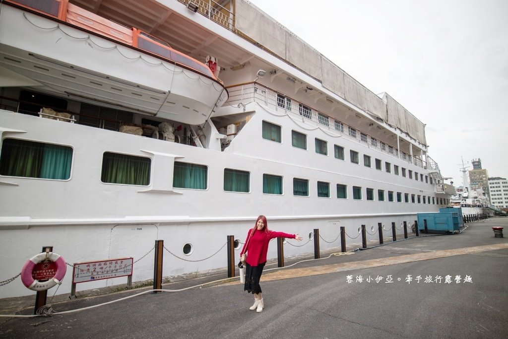【2025望僕號在基隆】海上圖書館，門票50元看千本書，還有海上咖啡廳，銅板價霜淇淋