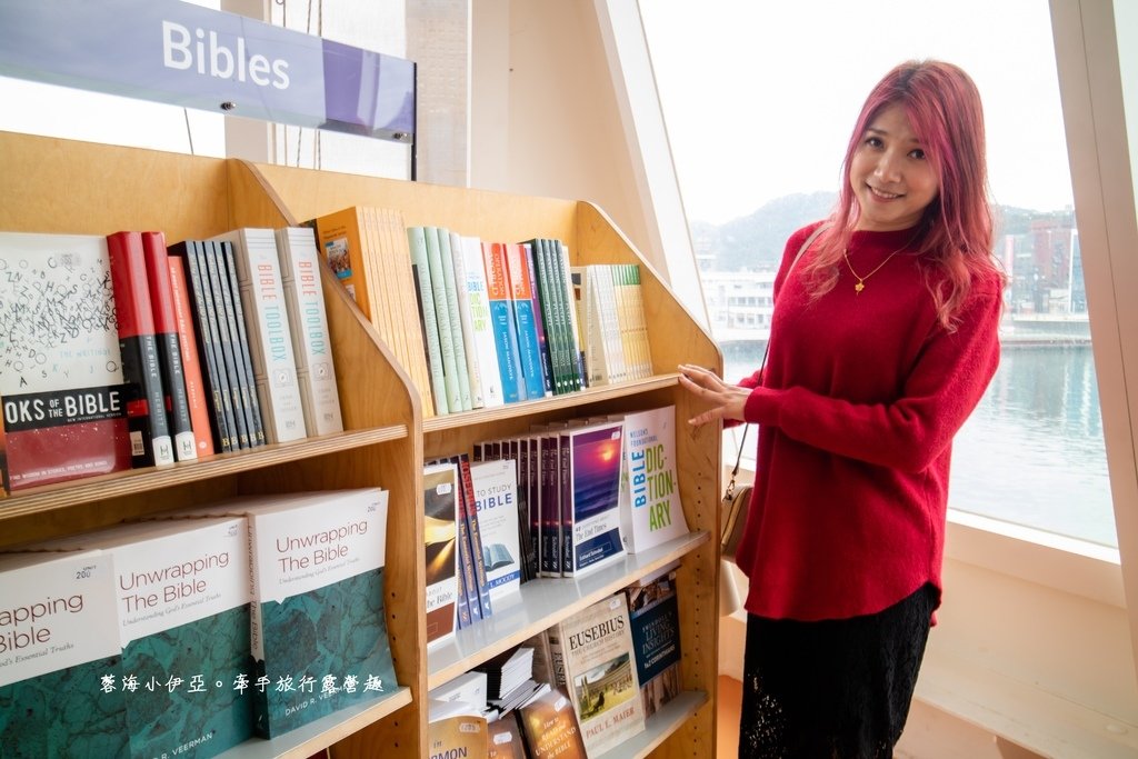 【2025望僕號在基隆】海上圖書館，門票50元看千本書，還有海上咖啡廳，銅板價霜淇淋