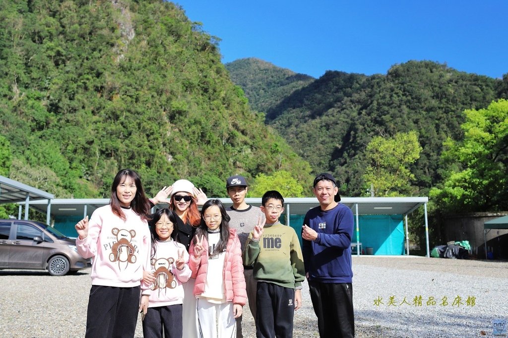 宜蘭新營區～宜蘭雨棚營區，霸氣提供焚火台，柴火任你燒，戲水池、沙坑、衛浴乾淨～粗坑露營區
