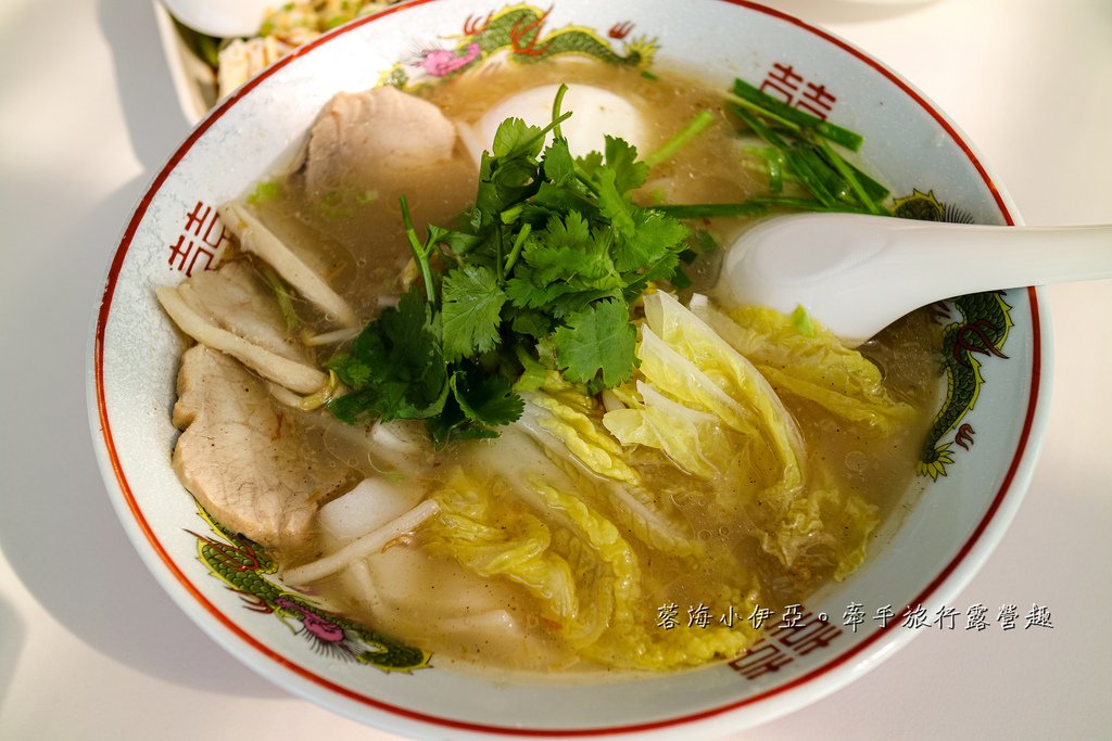 苗栗後龍【栗園米食】美麗玻璃屋內吃「國宴粄條」，在台深耕30年榮獲「國宴」指定品牌，也有宅配服務