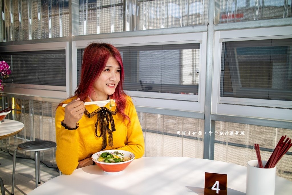 苗栗後龍【栗園米食】美麗玻璃屋內吃「國宴粄條」，在台深耕30年榮獲「國宴」指定品牌，也有宅配服務