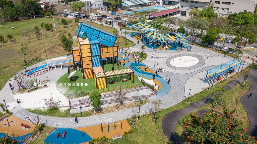 南投特色公園【草屯酷比親子運動公園】3層樓高的貨櫃溜滑梯、滾輪溜滑梯、滑步車賽道