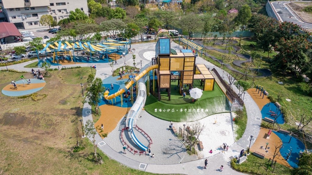 南投特色公園【草屯酷比親子運動公園】3層樓高的貨櫃溜滑梯、滾輪溜滑梯、滑步車賽道