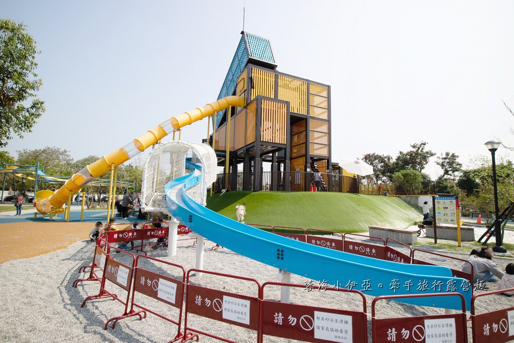 南投特色公園【草屯酷比親子運動公園】3層樓高的貨櫃溜滑梯、滾輪溜滑梯、滑步車賽道
