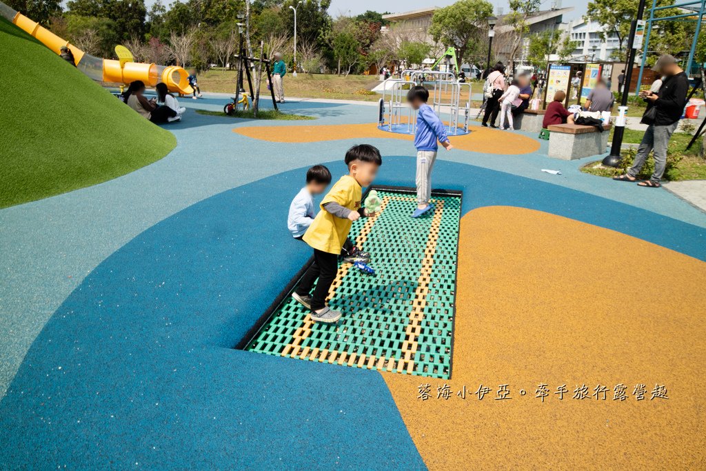 南投特色公園【草屯酷比親子運動公園】3層樓高的貨櫃溜滑梯、滾