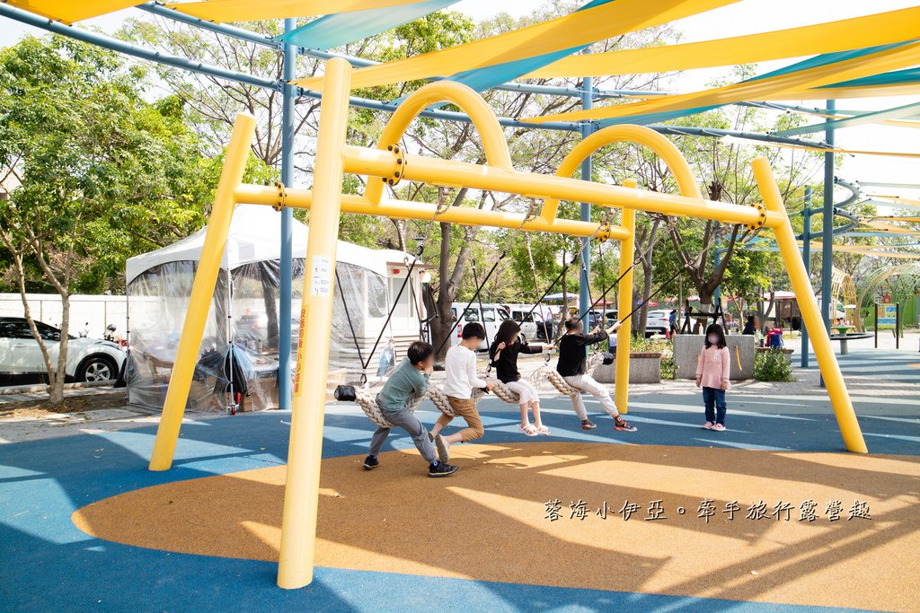 南投特色公園【草屯酷比親子運動公園】3層樓高的貨櫃溜滑梯、滾輪溜滑梯、滑步車賽道