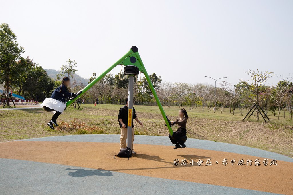 南投特色公園【草屯酷比親子運動公園】3層樓高的貨櫃溜滑梯、滾輪溜滑梯、滑步車賽道