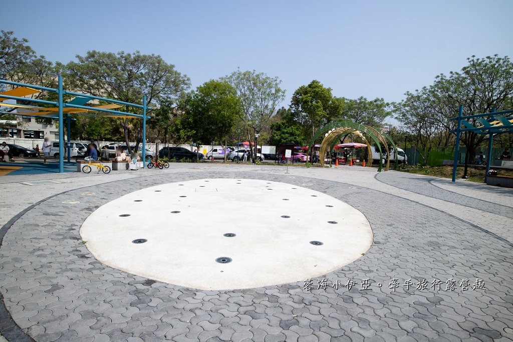 南投特色公園【草屯酷比親子運動公園】3層樓高的貨櫃溜滑梯、滾輪溜滑梯、滑步車賽道