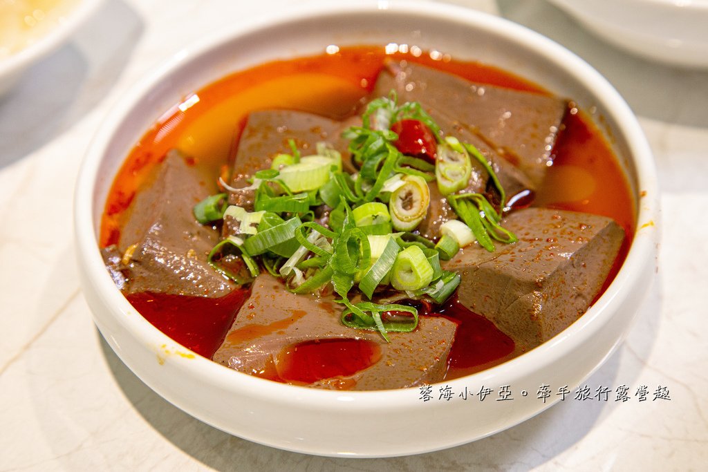 【狂一鍋酸菜魚台南中山店】「狂一鍋酸菜魚」到底在紅甚麼? 一口酸菜一口魚，酸辣得很自然，後韻回甘！ 精品食尚美學用餐體驗 風潮正夯