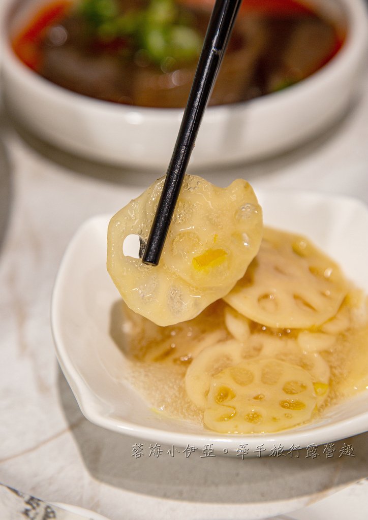 【狂一鍋酸菜魚台南中山店】「狂一鍋酸菜魚」到底在紅甚麼? 一口酸菜一口魚，酸辣得很自然，後韻回甘！ 精品食尚美學用餐體驗 風潮正夯