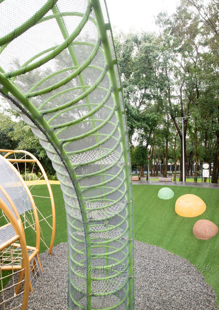 【陽明運動公園2.0版共融式遊戲場】桃氣猿遊戲場、猿林遊戲區、猿氣體健區、噴水廣場、生態水池