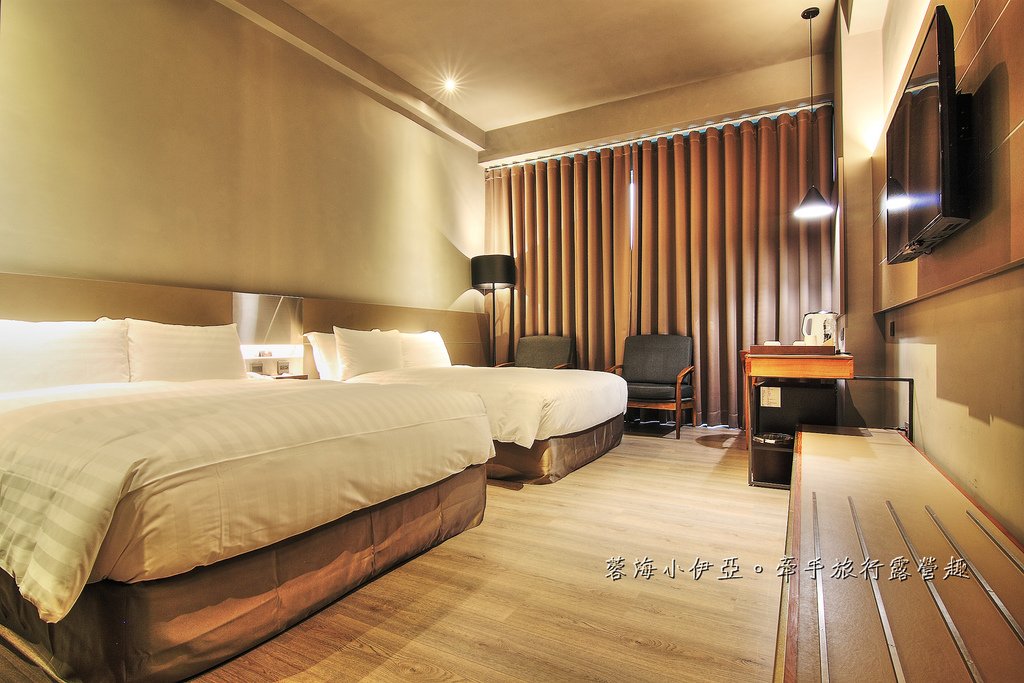 嘉義親子住宿【嘉楠風華酒店】兩層樓親子館、金屬旋轉不鏽鋼溜滑梯、寵物友善住宿、露天酒吧