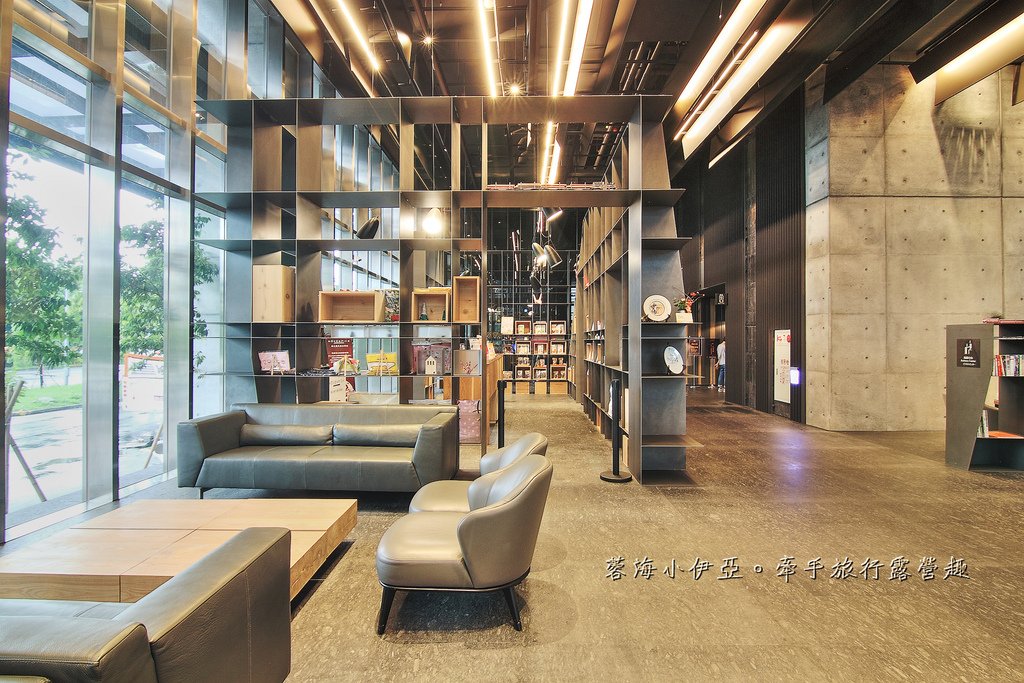 嘉義親子住宿【嘉楠風華酒店】兩層樓親子館、金屬旋轉不鏽鋼溜滑梯、寵物友善住宿、露天酒吧
