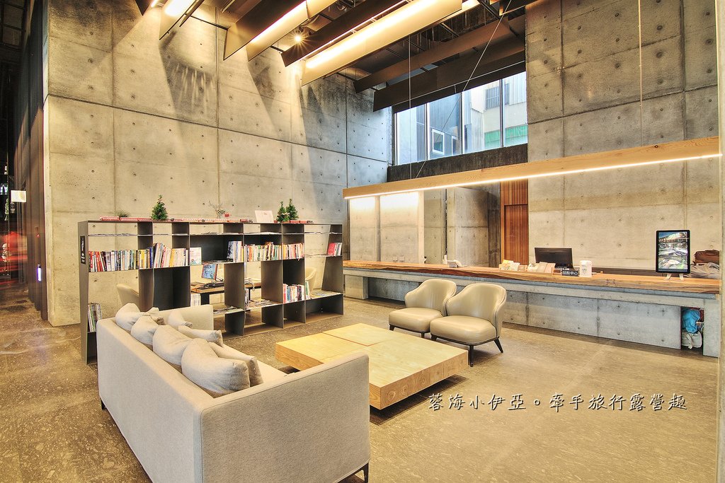 嘉義親子住宿【嘉楠風華酒店】兩層樓親子館、金屬旋轉不鏽鋼溜滑梯、寵物友善住宿、露天酒吧