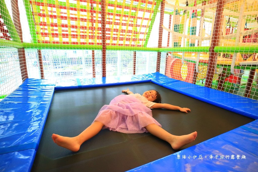 嘉義親子住宿【嘉楠風華酒店】兩層樓親子館、金屬旋轉不鏽鋼溜滑梯、寵物友善住宿、露天酒吧