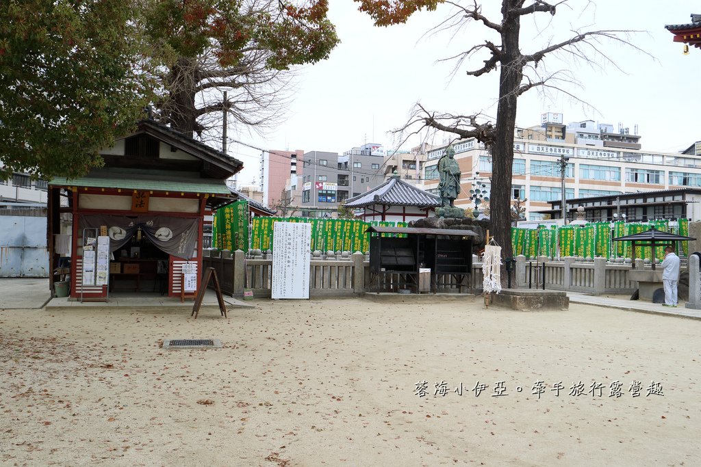 大阪賞櫻景點【四天王寺】讓人心花怒放美麗枝垂櫻，日本最古老的建築樣式之一