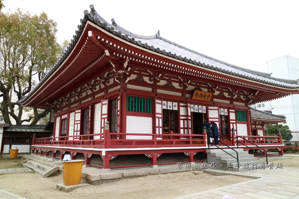 大阪賞櫻景點【四天王寺】讓人心花怒放美麗枝垂櫻，日本最古老的建築樣式之一