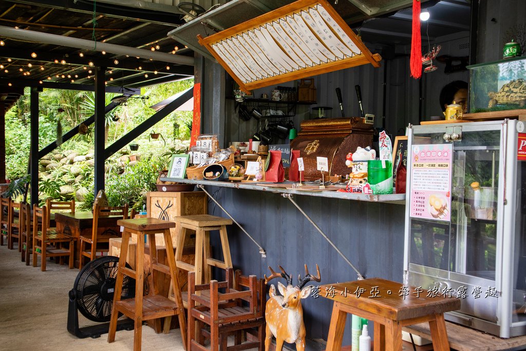 桃園玩水秘境【龍潭千層瀑布x鹿點咖啡千瀑店】免門票戲水，順遊日式茶屋咖啡廳泡腳喝咖啡