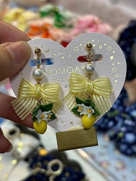 介紹日本品牌：NOMOAYA୨୧リボンとお花のアクセサリー~