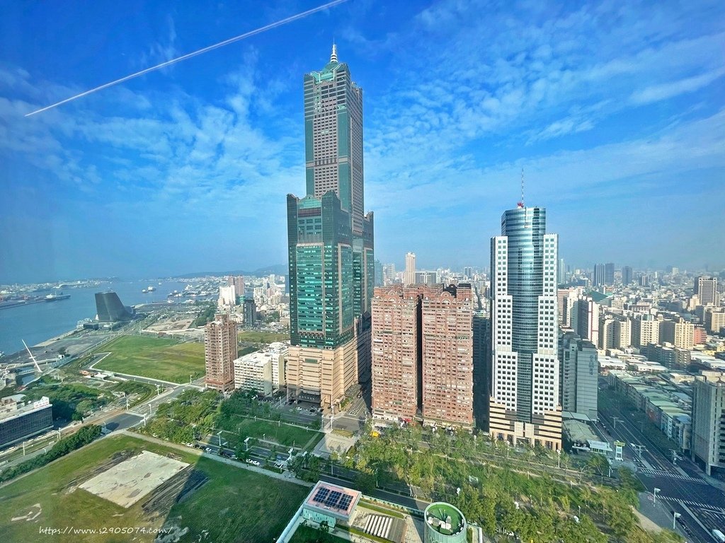 高雄-承億酒店☛文青風、濃濃書香味☛網美好拍好取景☛高樓層泳