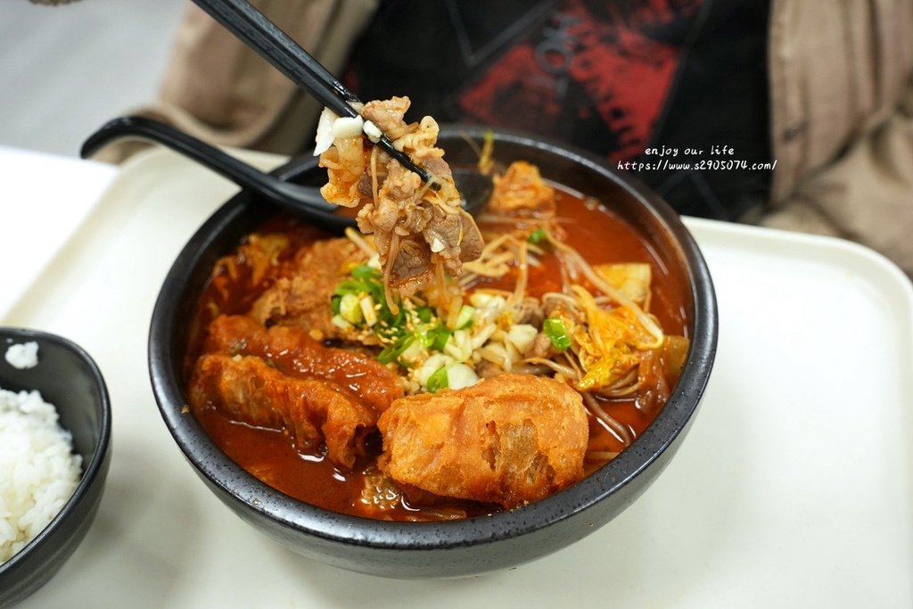 高雄-成順水煮肉片&amp;酸菜魚專賣(熱河店)✔一個人也能獨享酸菜
