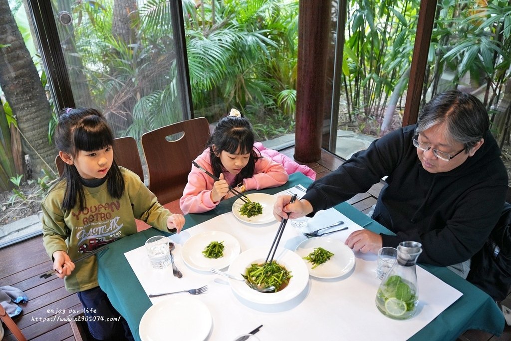 高雄-夜泰美泰式料理餐廳➤淨園農場店✔用餐氛圍很棒✔食物好吃