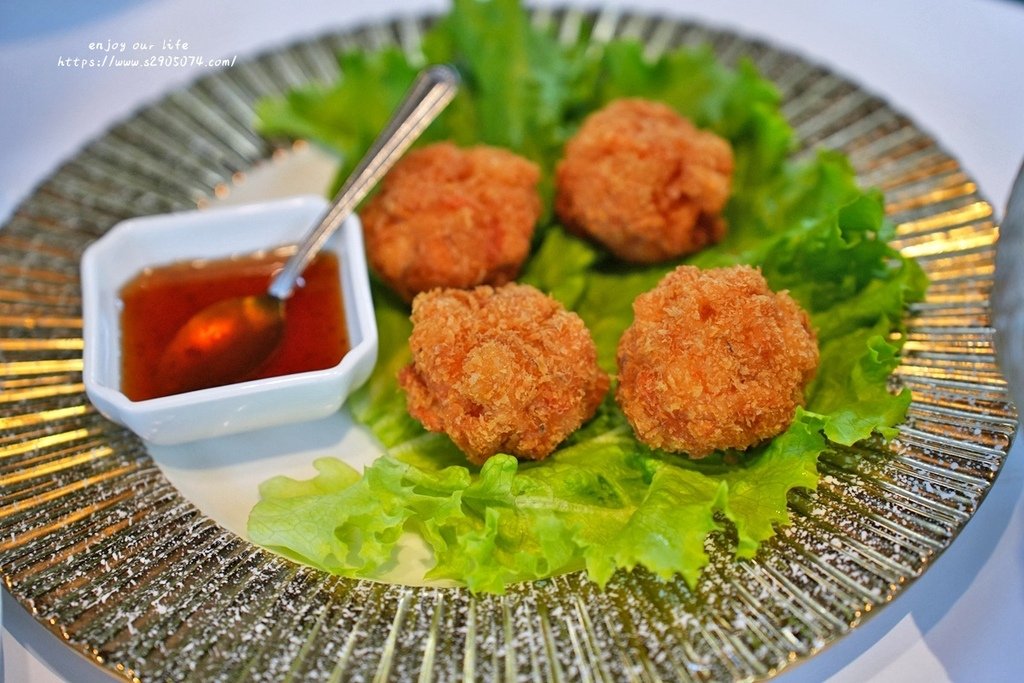 高雄-夜泰美泰式料理餐廳➤淨園農場店✔用餐氛圍很棒✔食物好吃