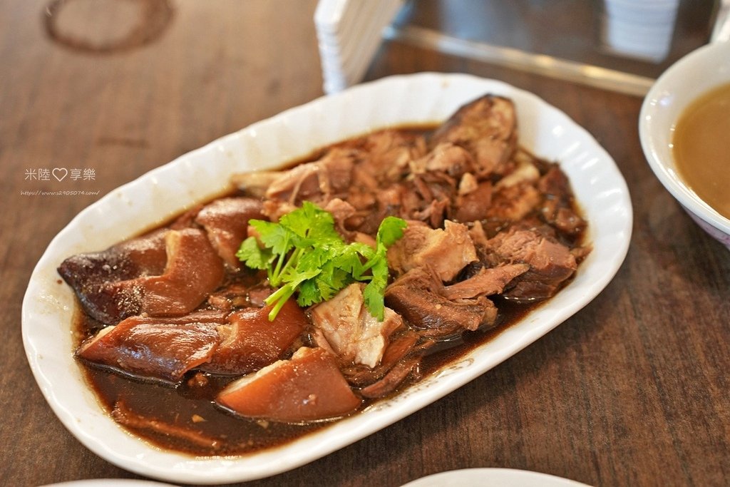 新加坡-松發肉骨茶✔必吃人氣美食✔肉骨茶外其他配菜也很好吃✔