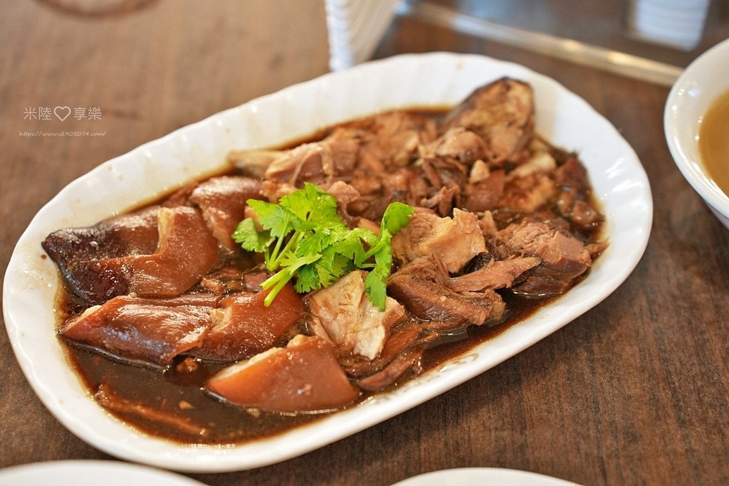 新加坡-松發肉骨茶✔必吃人氣美食✔肉骨茶外其他配菜也很好吃✔