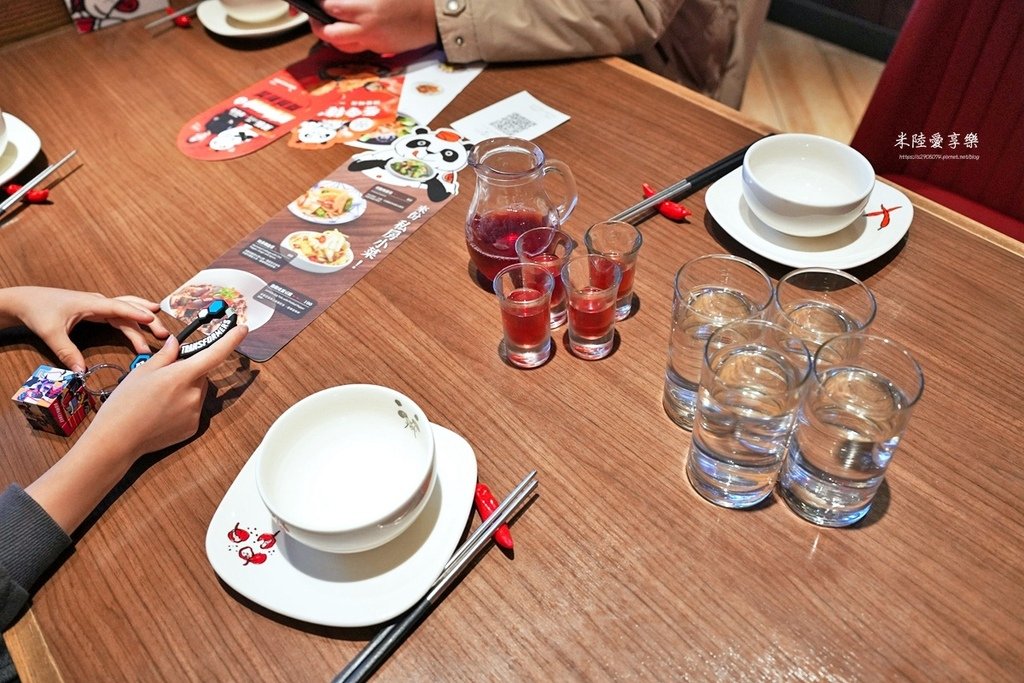 竹北-開飯川食堂➤開飯X鄭智善聯名新品✔麻辣奶油金絲蝦球✔鳥
