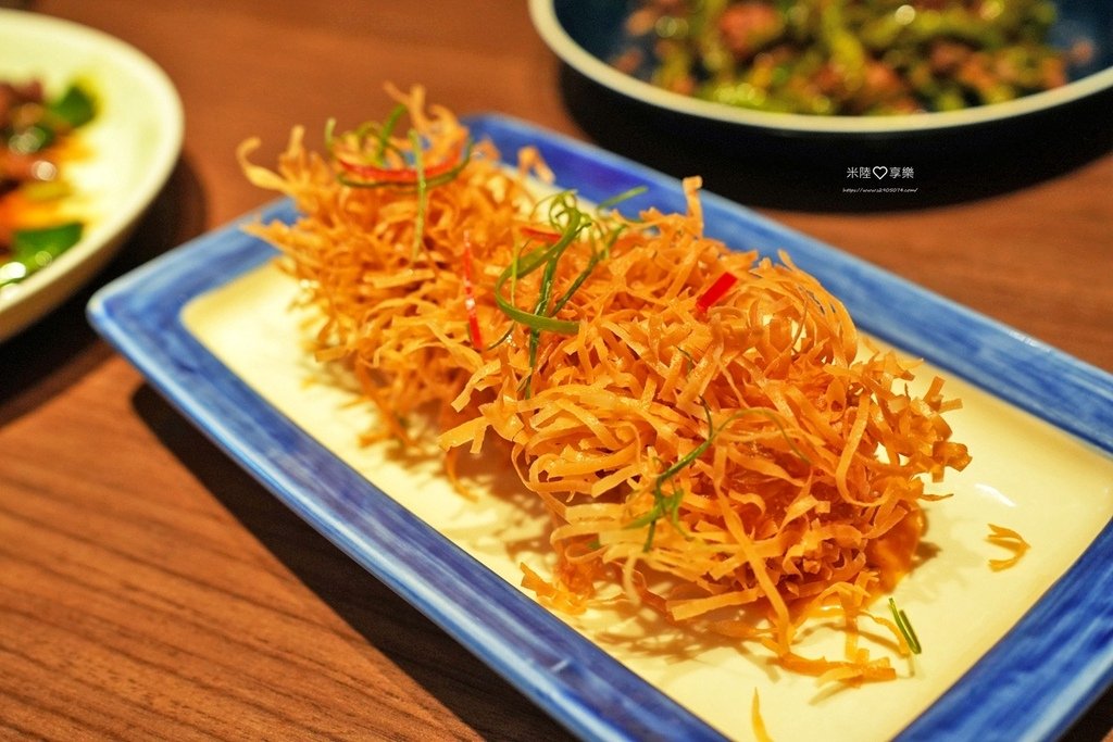 竹北-開飯川食堂➤開飯X鄭智善聯名新品✔麻辣奶油金絲蝦球✔鳥