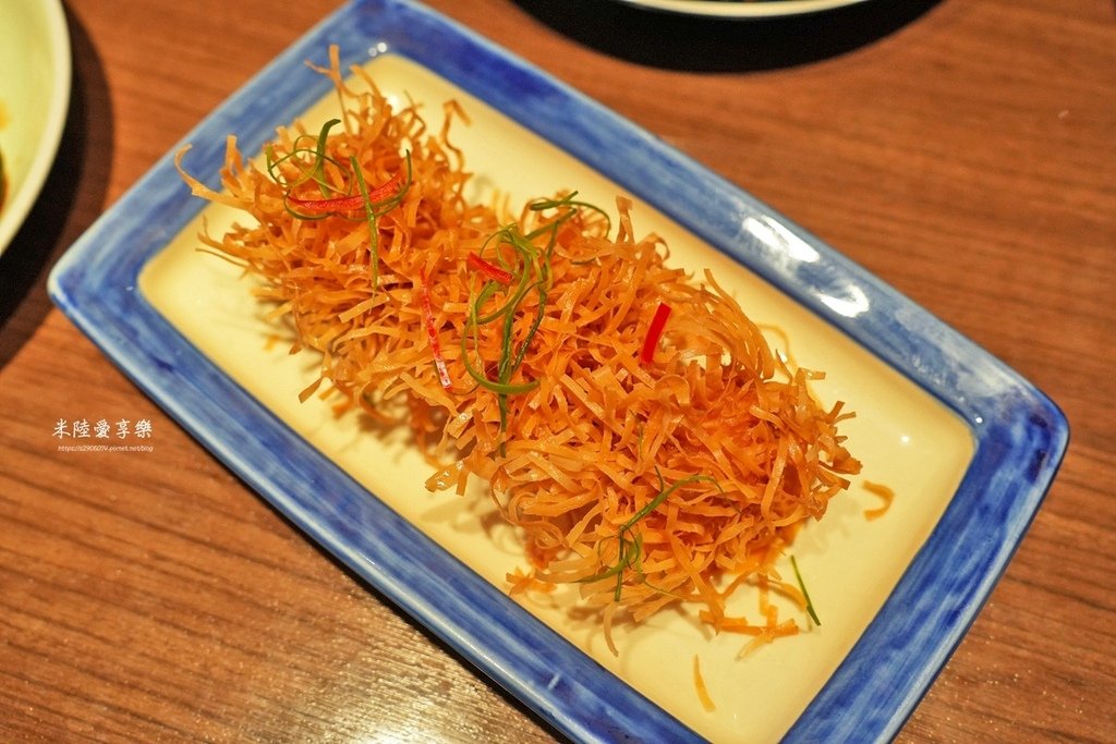 竹北-開飯川食堂➤開飯X鄭智善聯名新品✔麻辣奶油金絲蝦球✔鳥