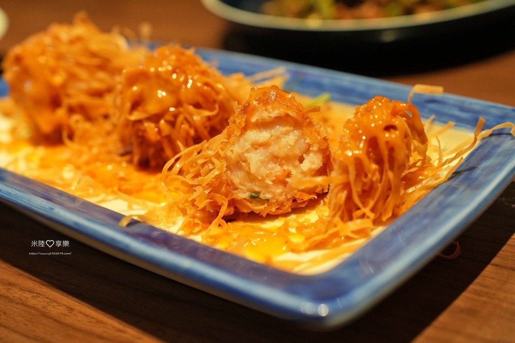 竹北-開飯川食堂➤開飯X鄭智善聯名新品✔麻辣奶油金絲蝦球✔鳥