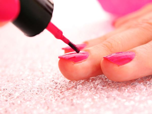 21-apply-nailpolish.jpg