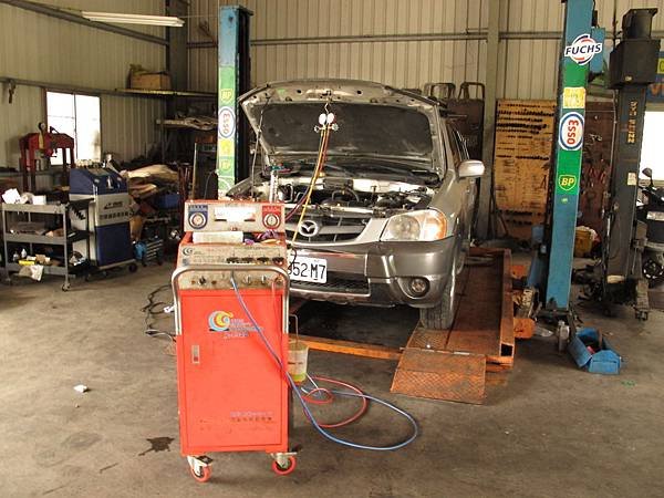 MAZDA TRIBUTE 2.0冷氣處理