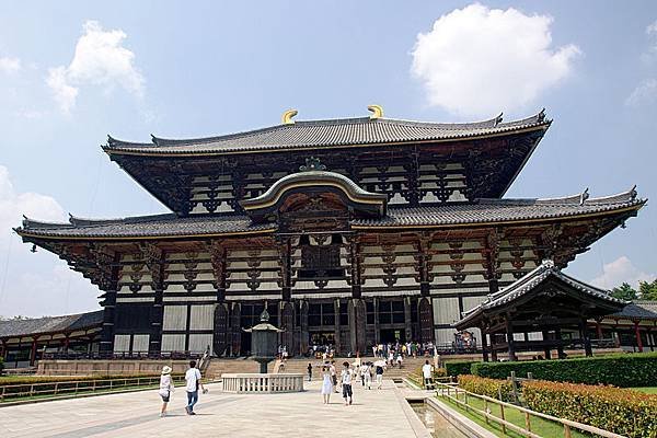 800px-Todaiji18s3200.jpg
