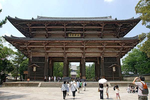 800px-Todaiji16st3200.jpg
