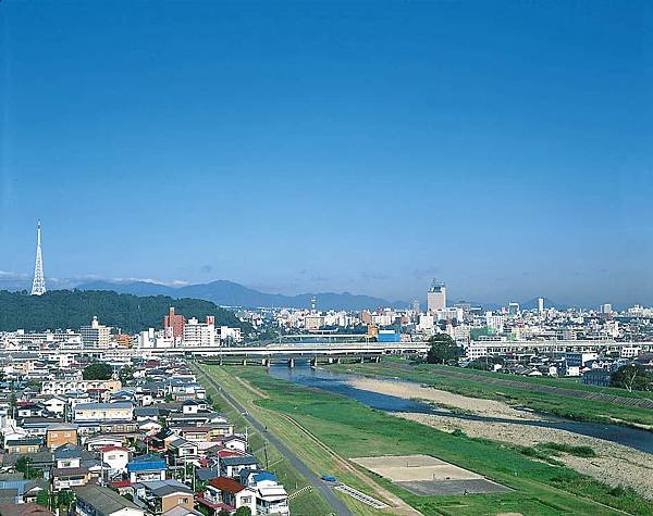 hirose_river.jpg