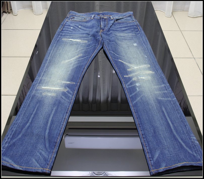 LEVI&apos;S01