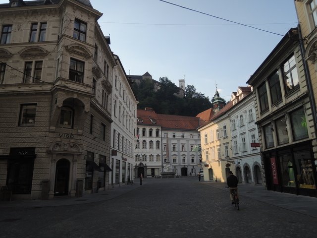1100944342.jpg