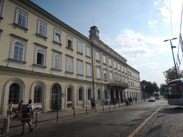1100945049.jpg