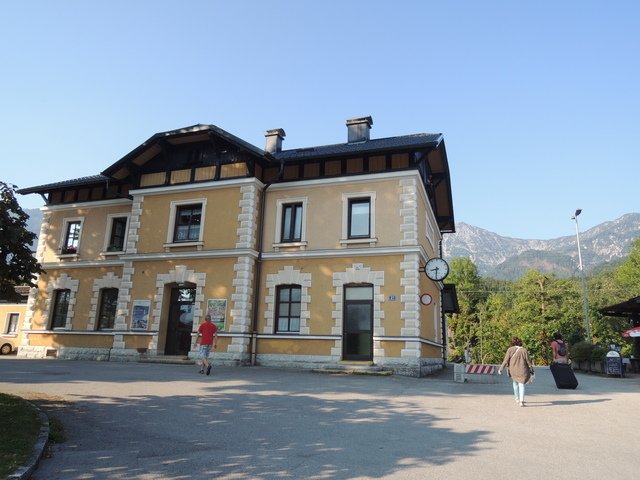 1102384396.jpg