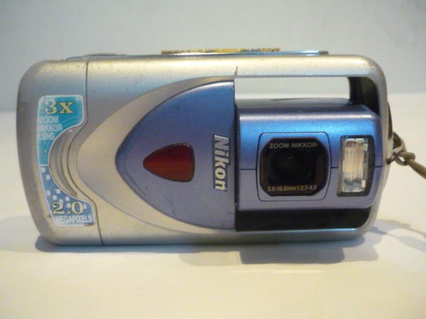 NIKON E2500.jpg