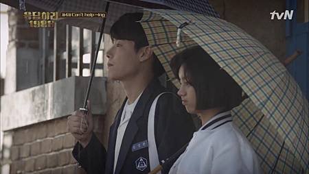 reply1988 류준열, 빗속 혜리 기다리는 순정남-! 151114 EP.4 31.jpg